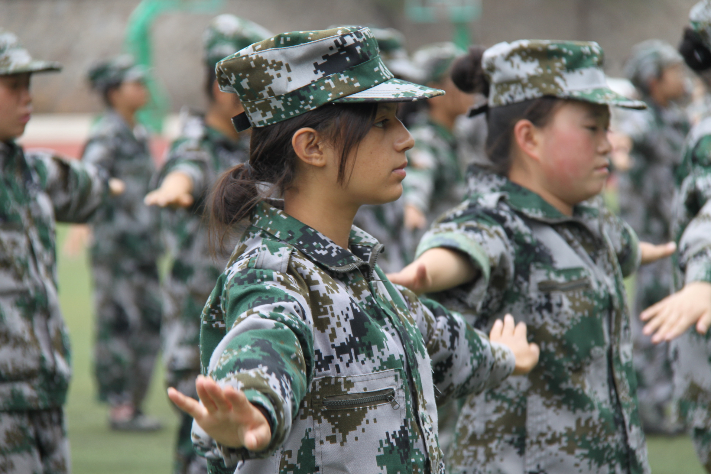 举行国防教育总结表彰暨开学典礼,甘肃国防技工学校