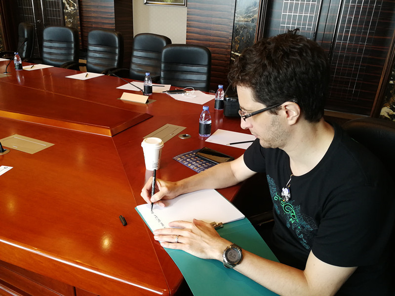 「互联网口述历史」杰夫·莫斯：“身价”最高黑客