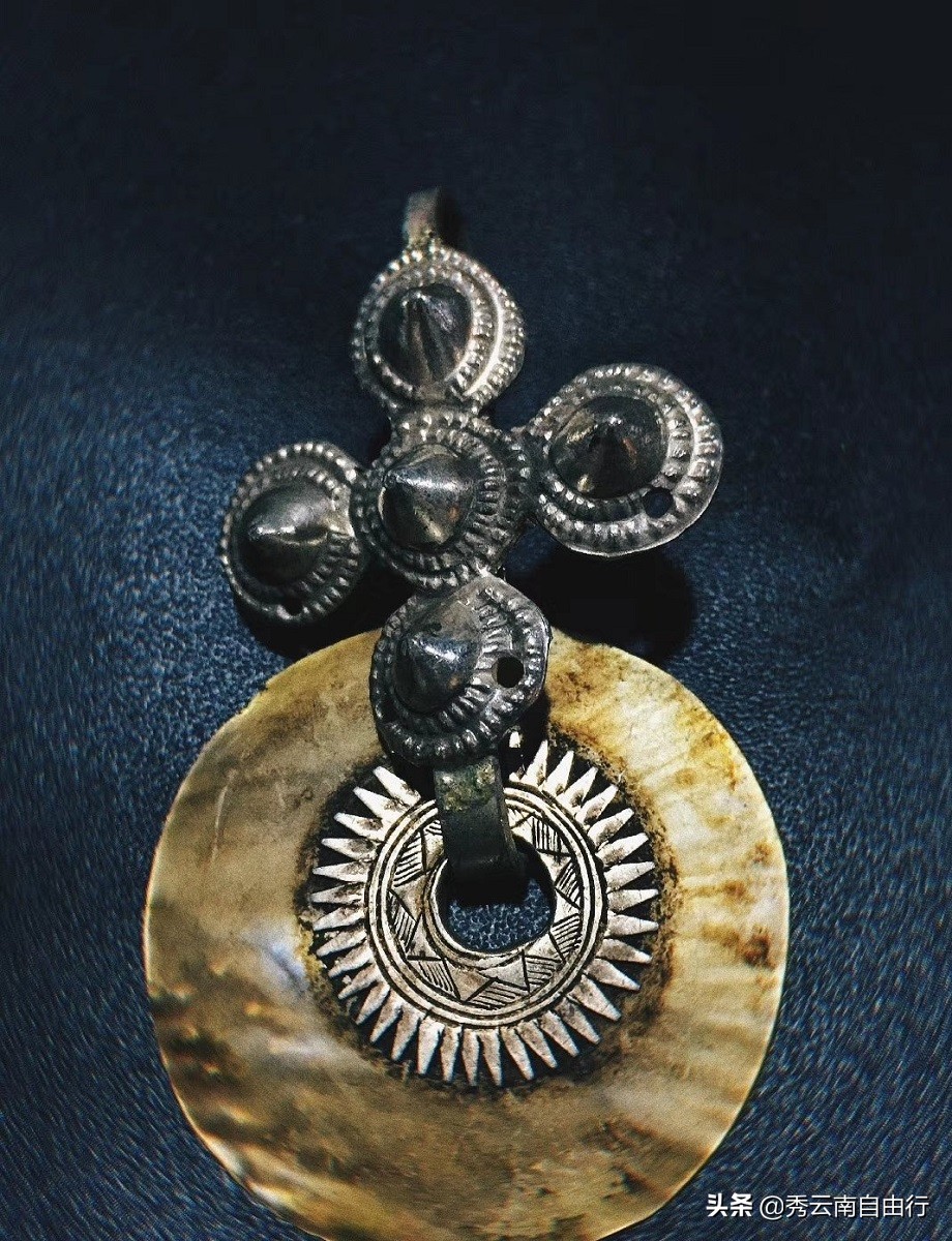 来云南感受彝族特点民族文化,云南彝族的文化和风土人情