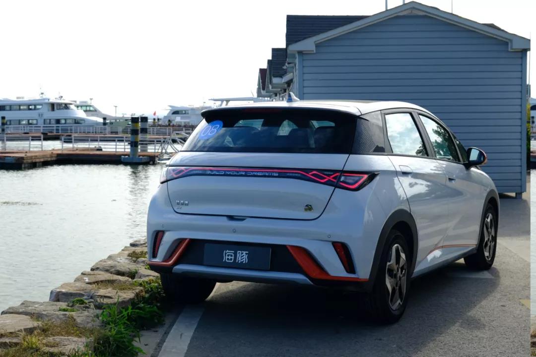 比亚迪新海豚静态体验,比亚迪海豚提升驾乘舒适