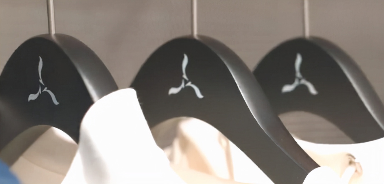 李宁神秘人巡店,李宁中街店