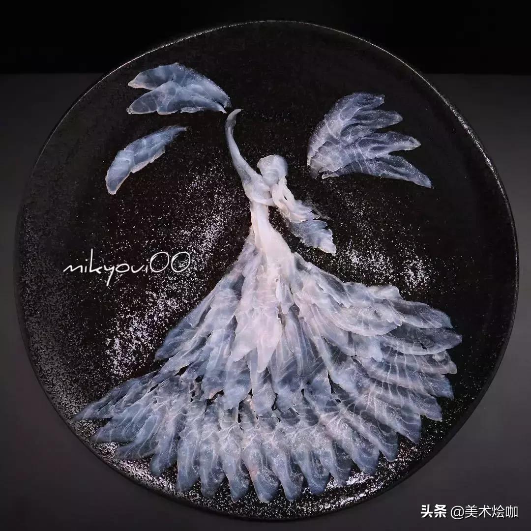 这是家里有矿吗,用三文鱼作画也能美到爆