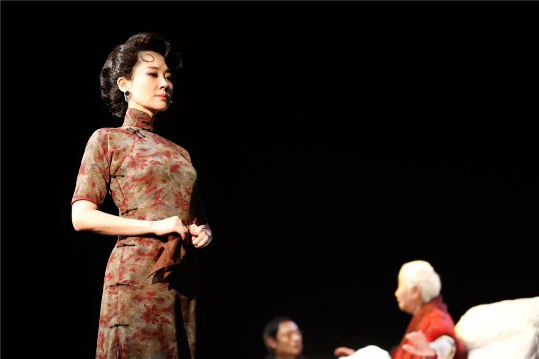 许晴50岁依然少女感满满,50岁的许晴拥有25岁的坦然