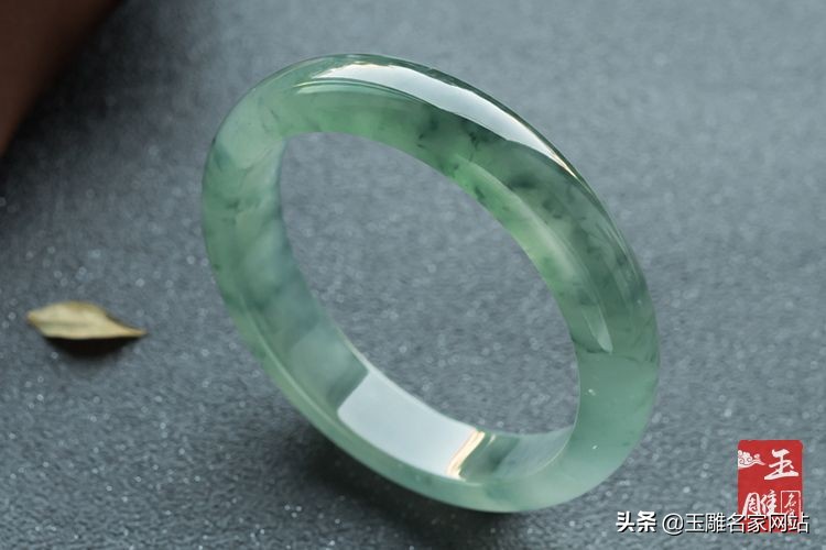 玉手镯的价格一般是多少,普通玉手镯的价格一般多少钱