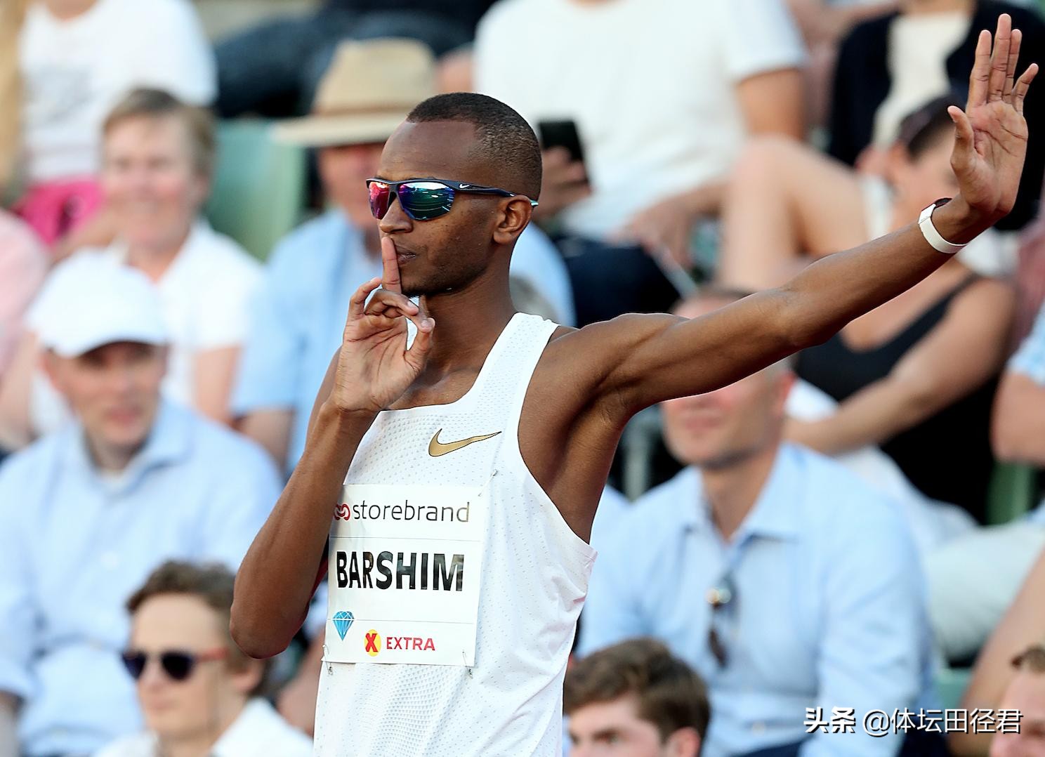 他又一次刷新了全国的跳高纪录,打碎世界跳高纪录的中国第一人