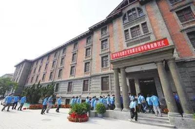 毛*东泽**《永久奋斗》告诉青年什么？