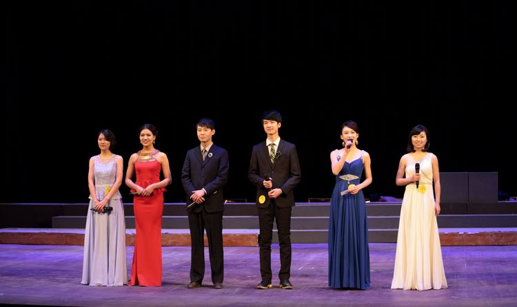 适合女生报的专业提前端上铁饭碗,这五种专业考上就是铁饭碗