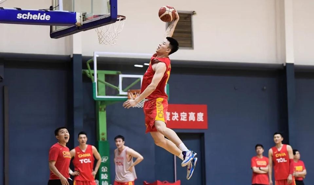 cba穿的李宁篮球鞋,李宁援助cba都给点什么鞋