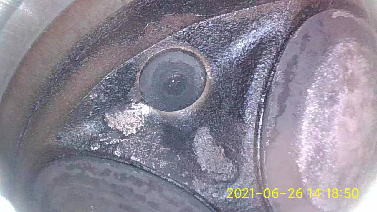 奥迪a6l怠速低车身抖动什么原因,奥迪a4l怠速间歇性抖动正常吗