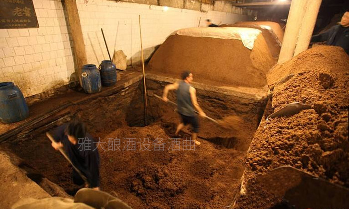窖藏白酒的技术配方,蒸馏酒设备做固态酒