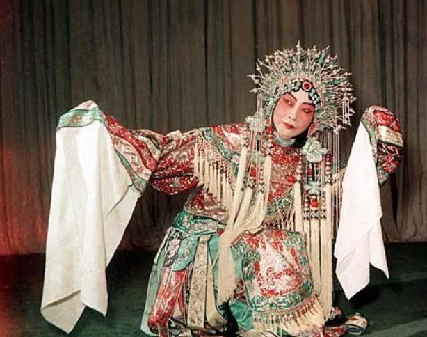 为什么要防止青少年女性化,防止男性青少年女性化引热议