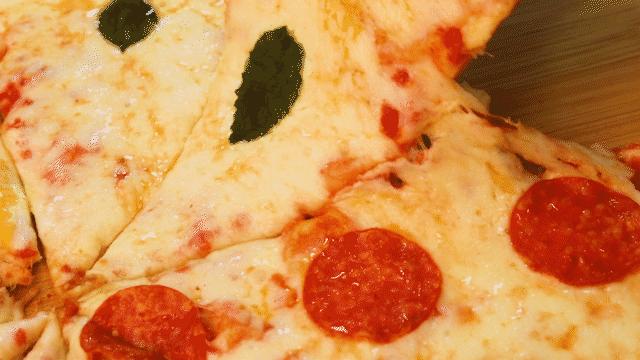 奇奇怪怪的披萨又增加了，意大利老板开的披萨店，超正宗