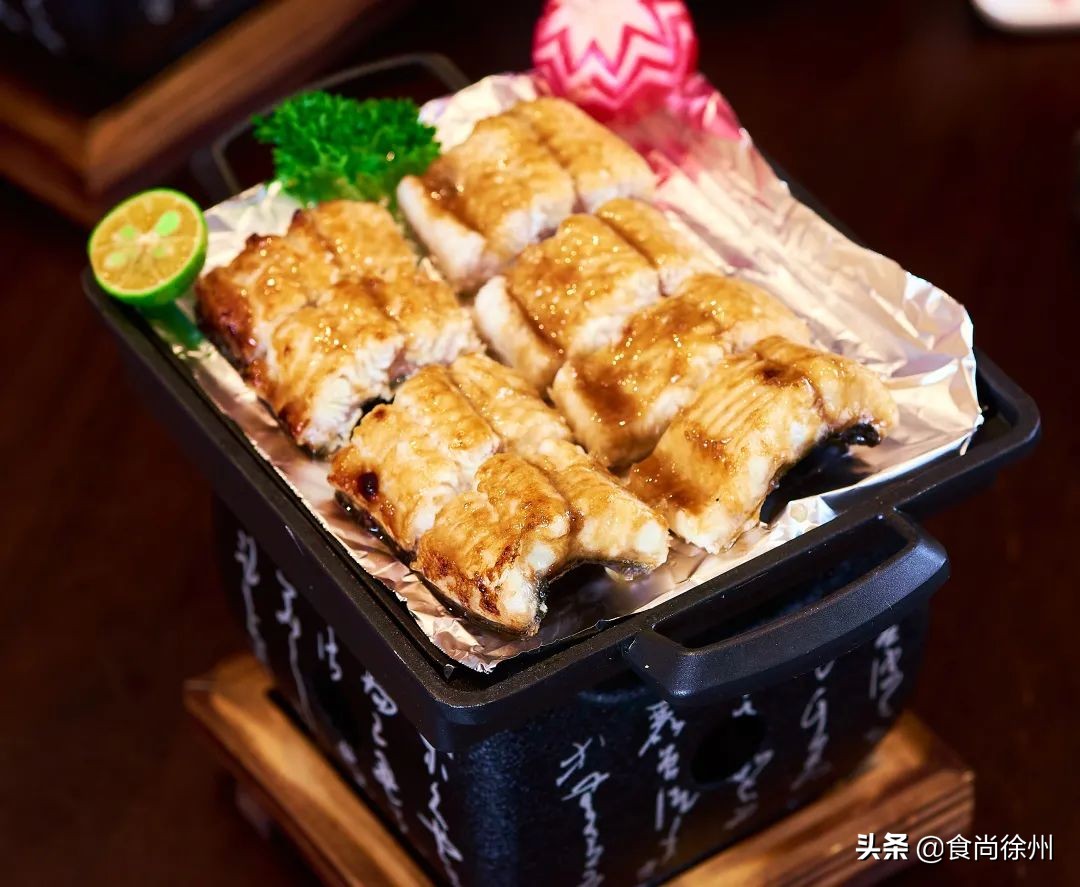 徐州张柏芝一秒到日本？其实正在吃日料，和服免费穿，过足cos瘾