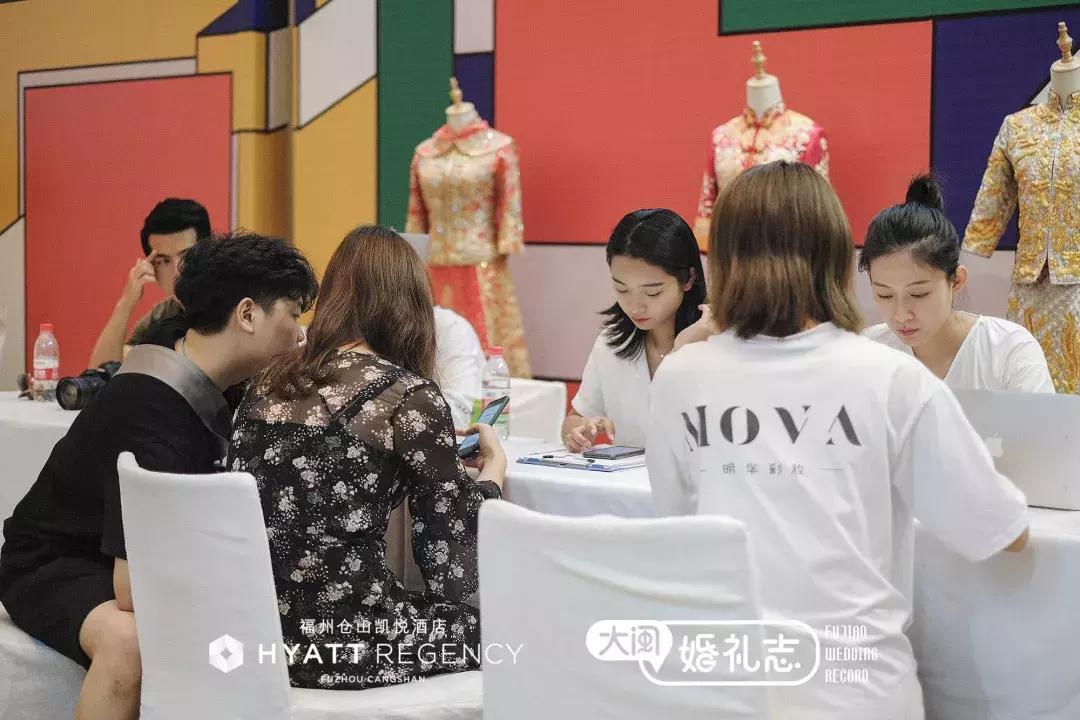 从万元婚纱照到10万婚宴，为什么全福州备婚的人都来参加喜事会