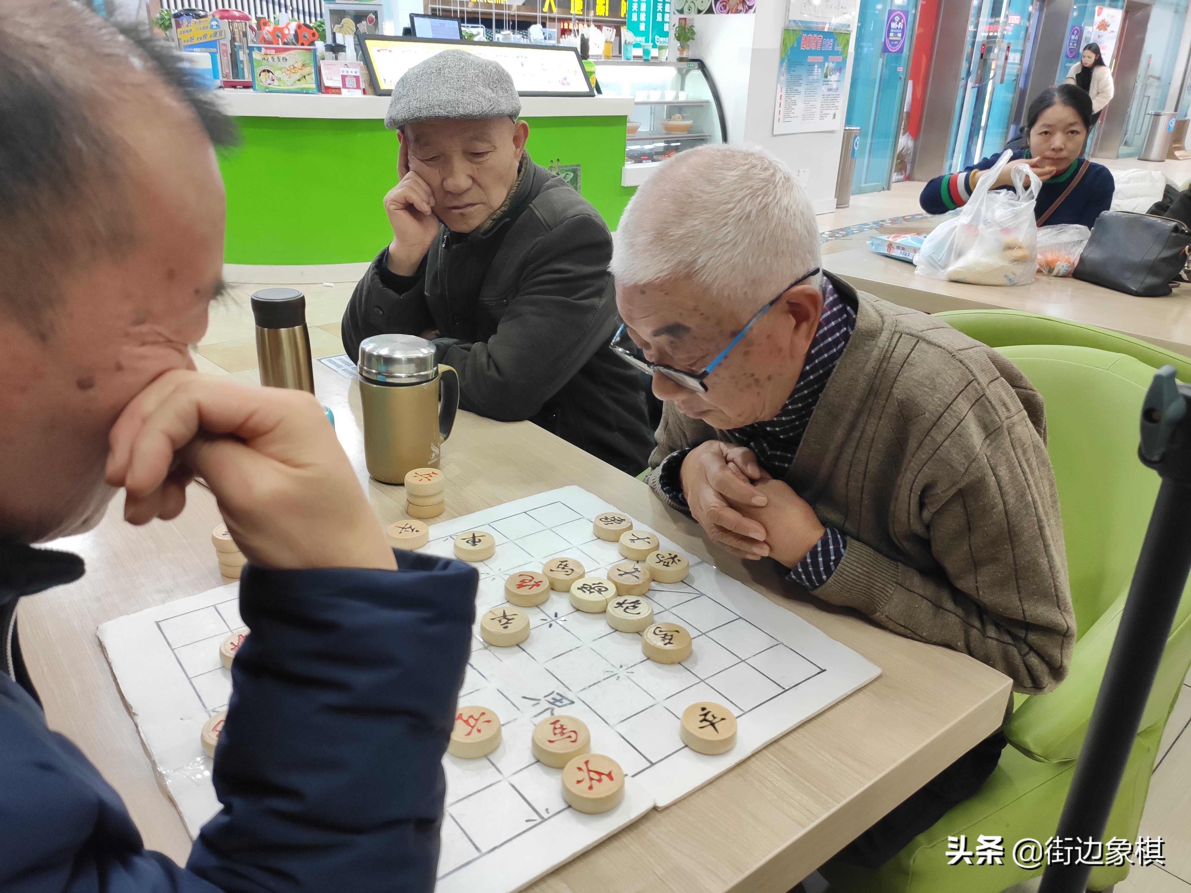 20191203新乡象棋业余爱好者的下棋风采