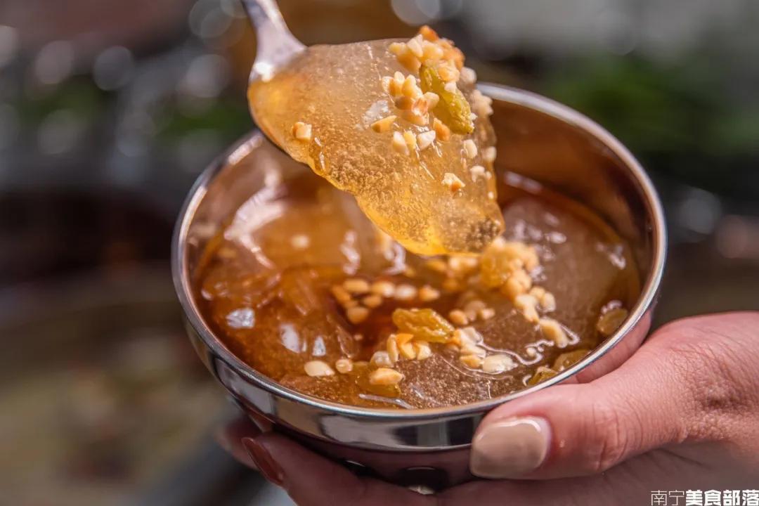 南宁三街两巷排队到深夜的火锅,排队王串串香火锅