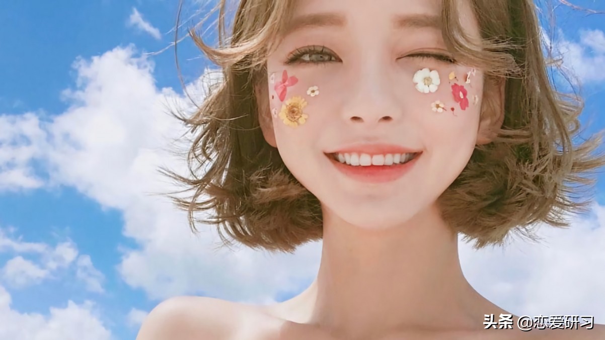 刚开始加微信该怎么和女孩子聊天,初次加微信后怎么聊