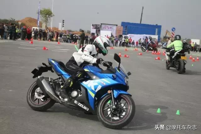 巡航摩托车驾驶技术教学,新手如何安全驾驶摩托