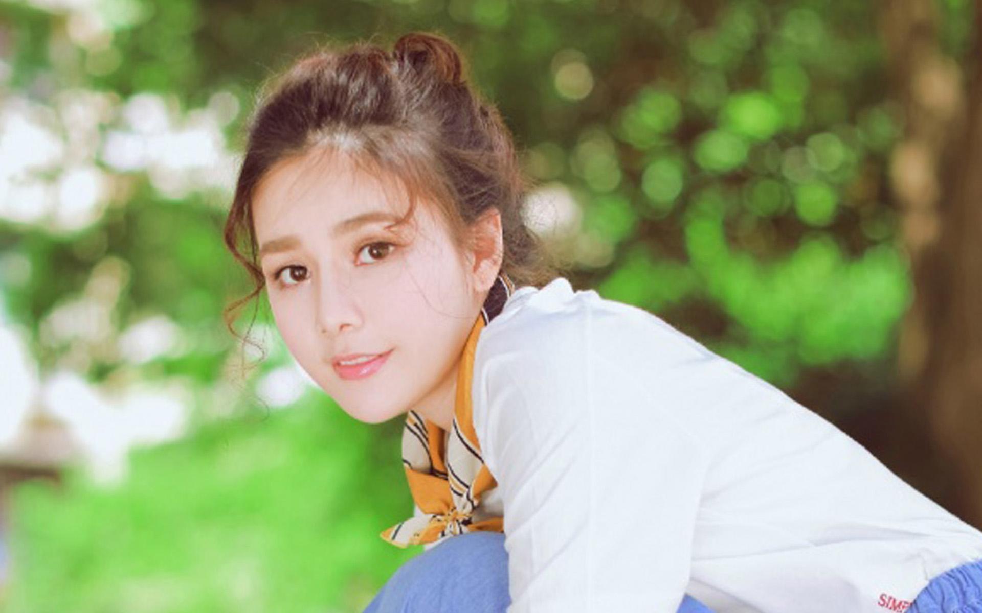 男朋友送我2千元的耳环,男朋友送我六十元耳环