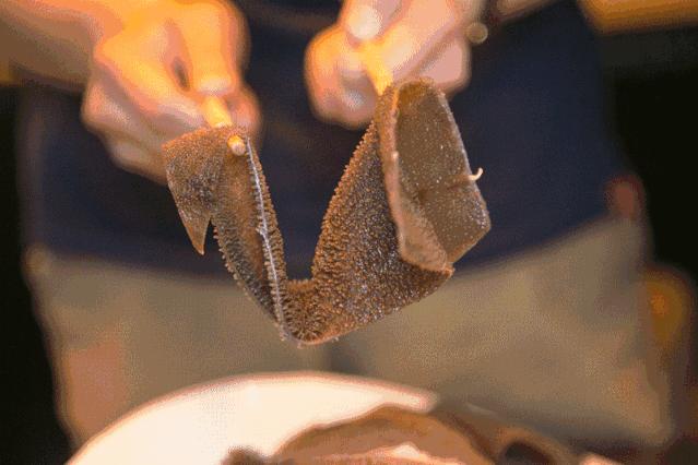 吃火锅必点的菜品毛肚,毛肚那么贵为什么自助火锅随便吃