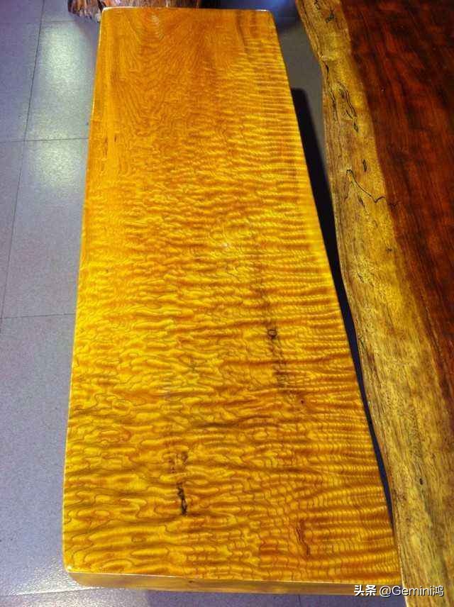金丝楠木什么味道有什么特征,金丝楠木什么味道一股木屑味
