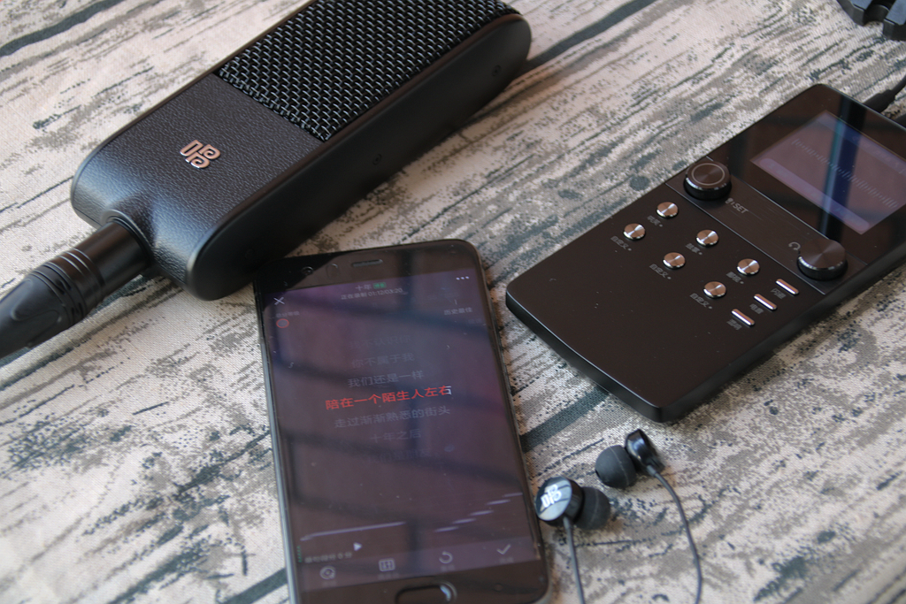 唱吧智能彩屏声卡怎么样,唱吧k10声卡里面什么混响唱歌好听