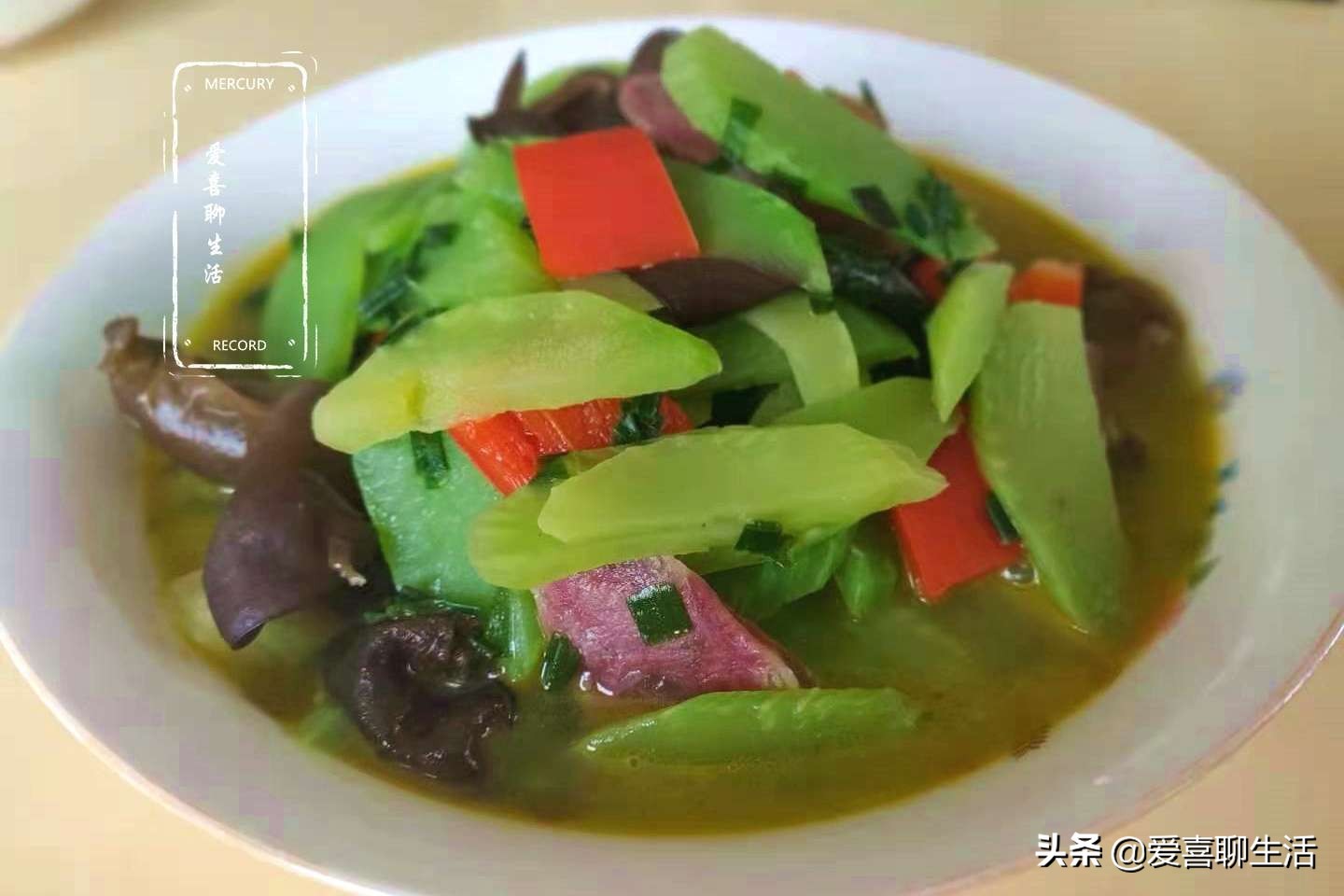 这才是莴笋最好吃的做法脆嫩爽口,莴笋和什么炒最好吃最合适