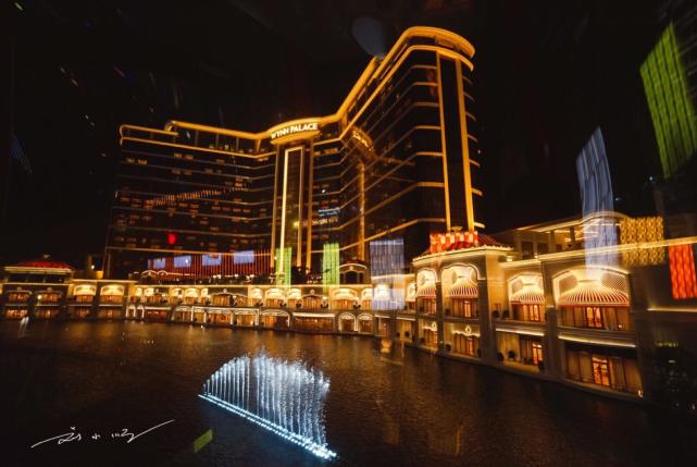 澳门总共有几个豪华酒店,澳门的酒店是全世界最多的吗