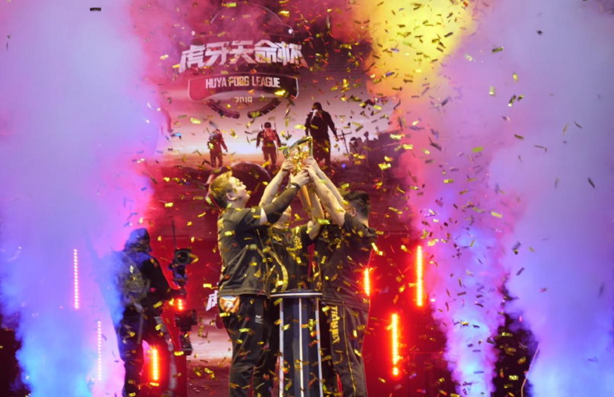 椋炲埄娴﹀ご鎴村紡鑰虫満鐢电珵,閲嶅鐢电珵