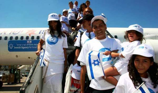 他们是黑皮肤犹太人，被以色列从非洲救出，今却要被同胞强制绝育