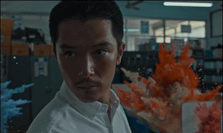 唐人街探案3夜晚一个人关灯,唐人街探案开灯关灯