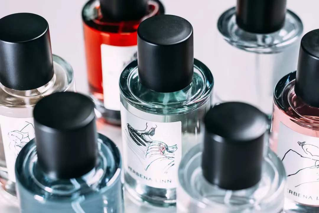 名牌香水动辄上千，「*宗罪七**香水」一套七瓶，实力演绎“七个我”