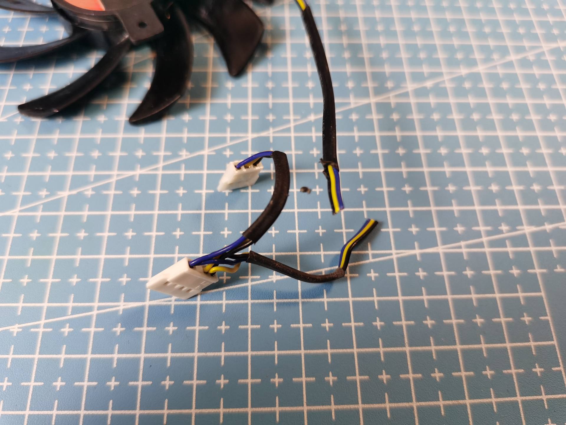 单风扇显卡换硅脂,显卡换风扇还是换硅脂好