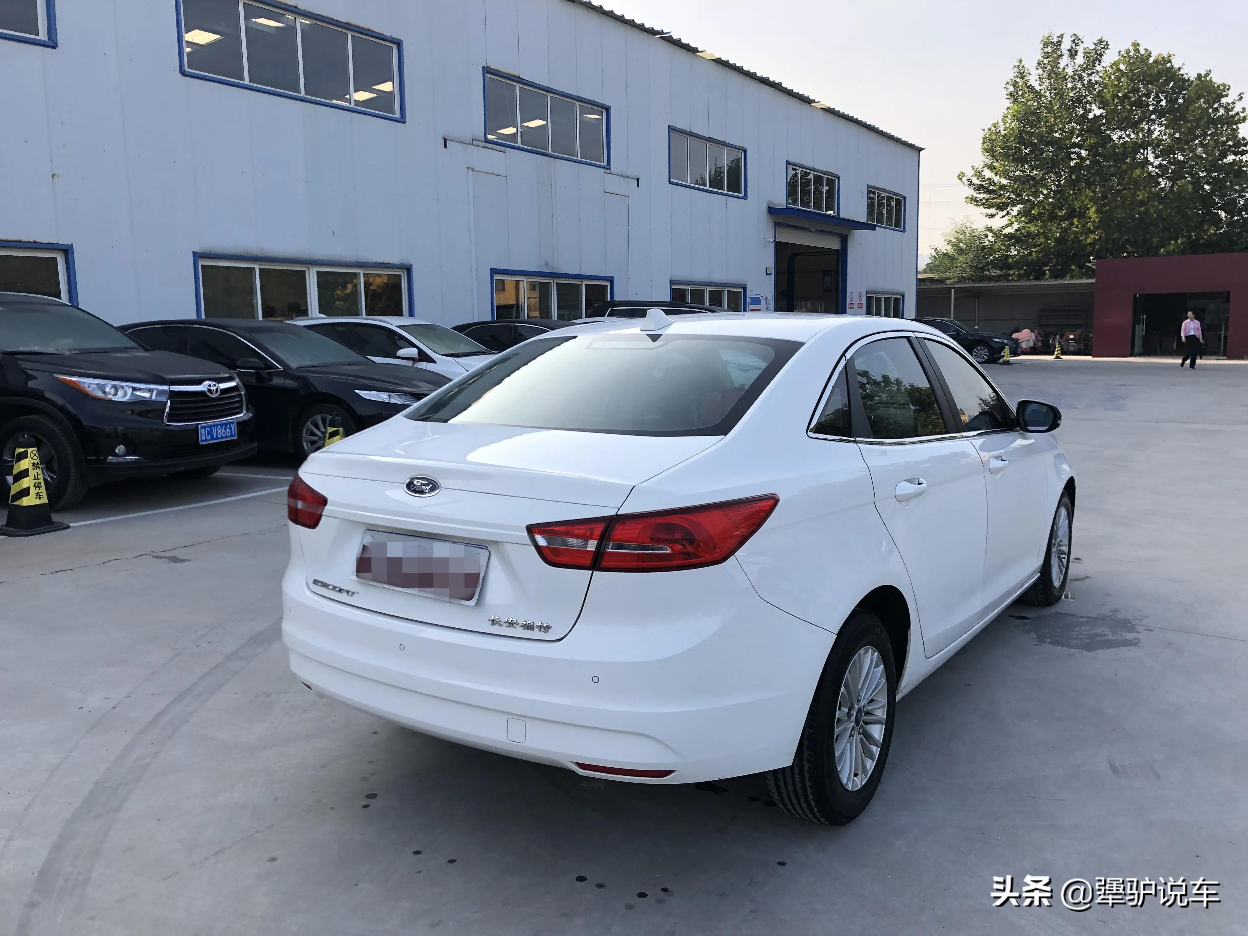 福特福睿斯和起亚k2哪个更保值,福睿斯跟英朗哪个更好哪个更保值