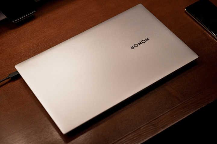 华为光荣笔记本怎么样？用户反馈发热严重自带烧烤模式