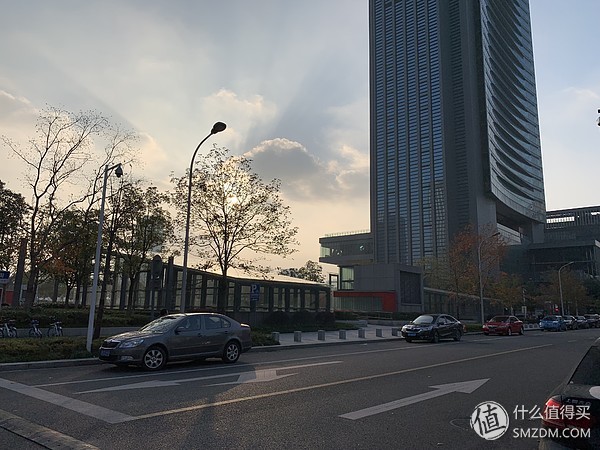 苹果iphonexr机型的最新分析和评测,刚出的苹果xr开箱测评