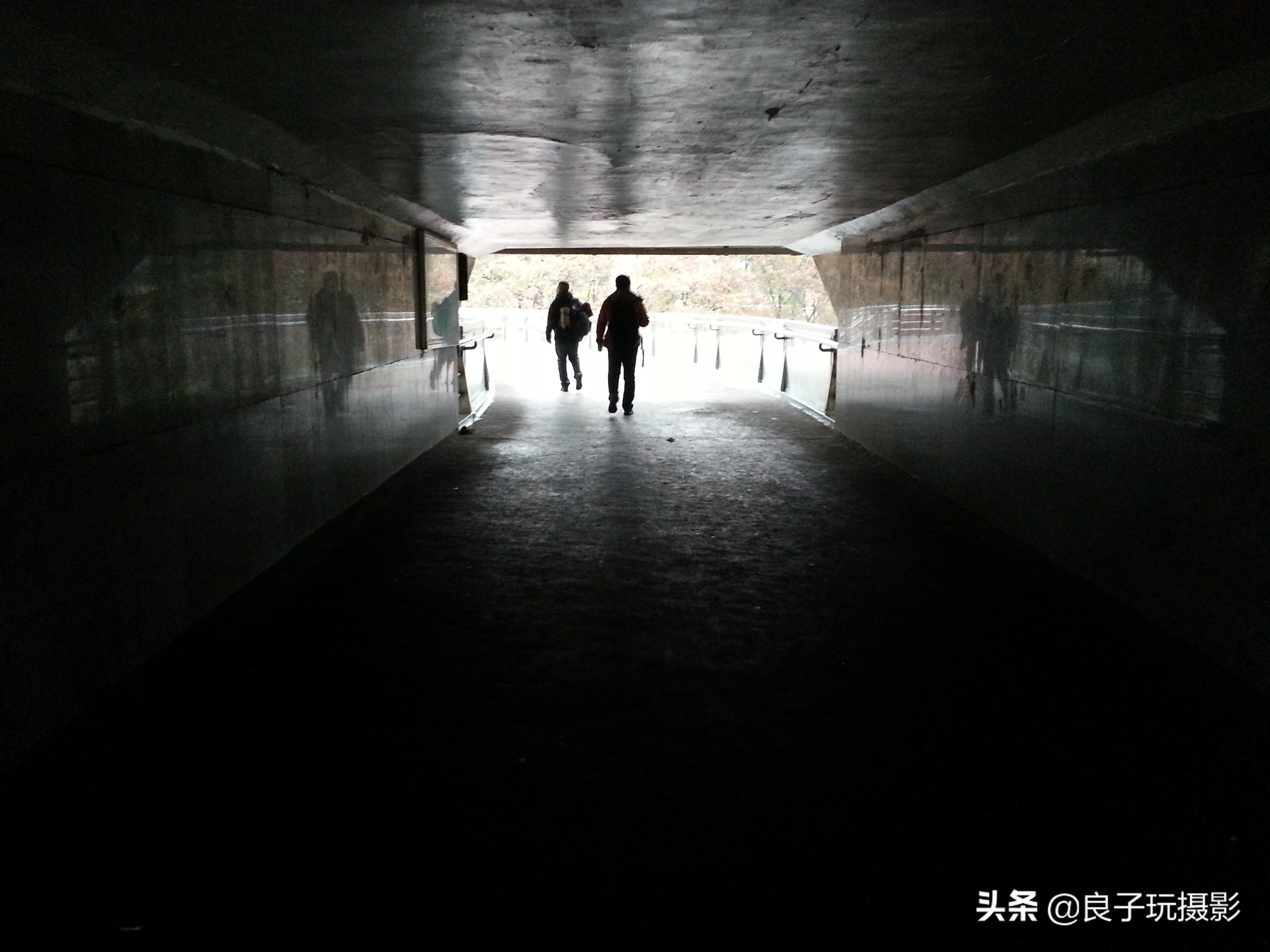 捕捉街头美好瞬间,用手机捕捉美好的瞬间