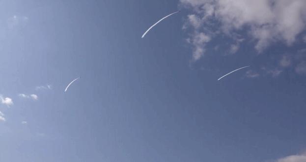 1964年东京奥运会，“蓝色冲击波”飞行表演队，开幕式空中画五环