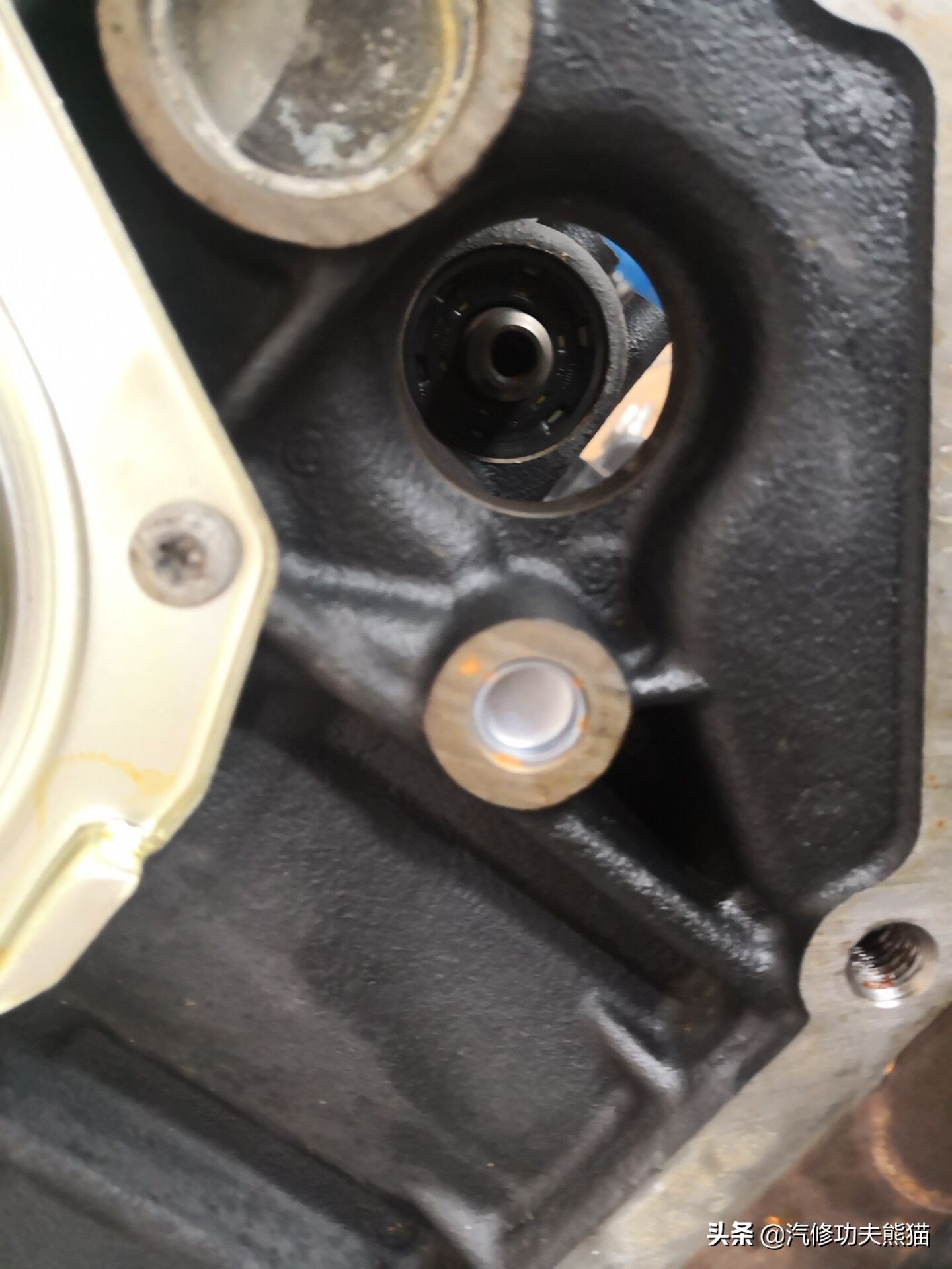 斯柯达明锐2010款2.0烧机油吗,09款斯柯达明锐1.6烧机油怎么解决