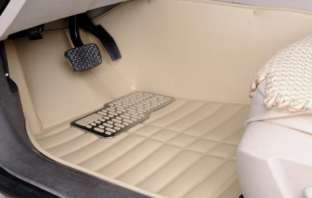 在家自己洗车用什么洗最干净,洗车请注意这些地方不要忽视