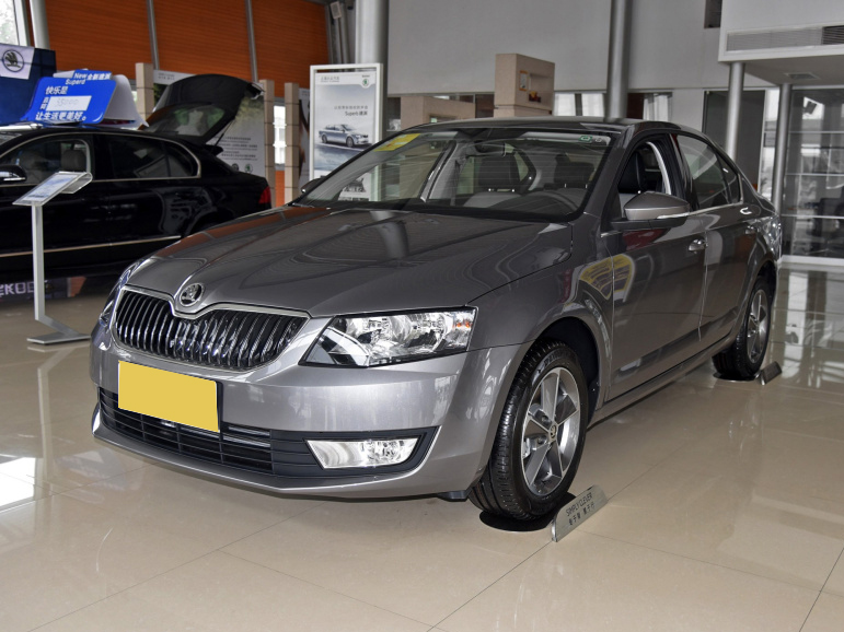 明锐打燃正常熄火过后风扇一直转,斯柯达明锐车打不着电子风扇常转