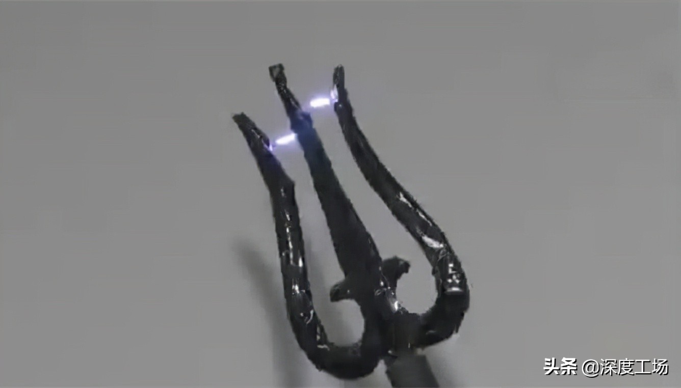 印军用电击武器,印军冷兵器电击狼牙棍