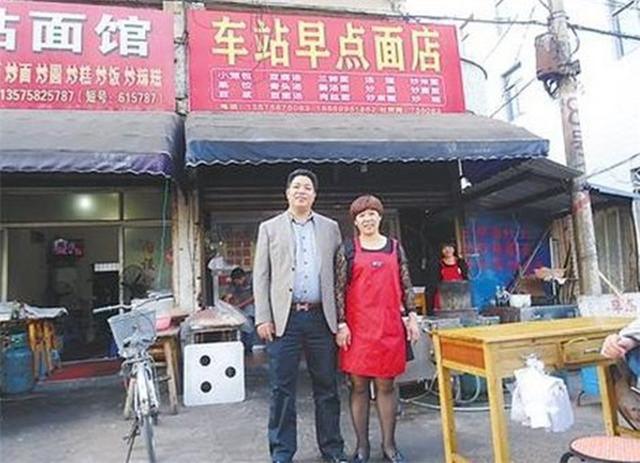 好心姐姐收留三个穷乞丐真实人物,女子20年前收留三个男孩完整版