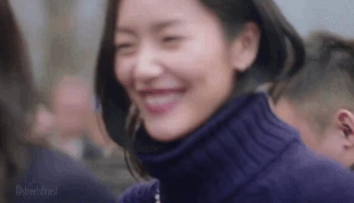 雎晓雯刘雯奚梦瑶何穗机场合影,何穗奚梦瑶刘雯雎晓雯图片