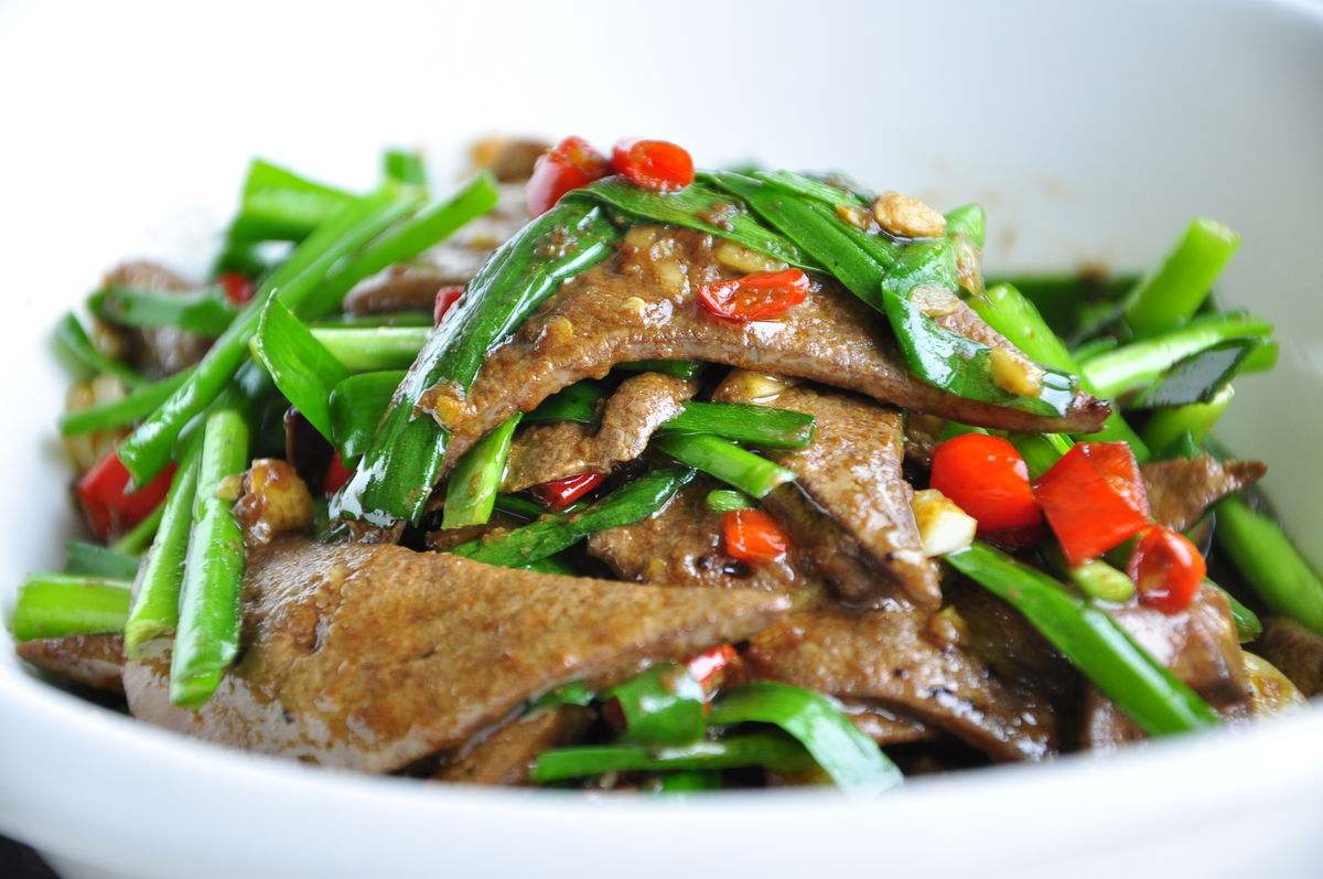 最简单的炒猪肝的做法,家常火爆炒猪肝的做法大全