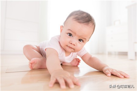 6-12个月宝宝发育标准及护理事项,6个月的宝宝发育应该注意什么