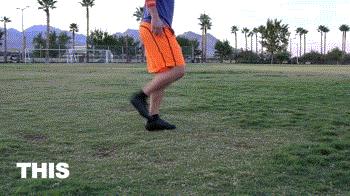 侧凌空射门的正确方法,凌空射门教学