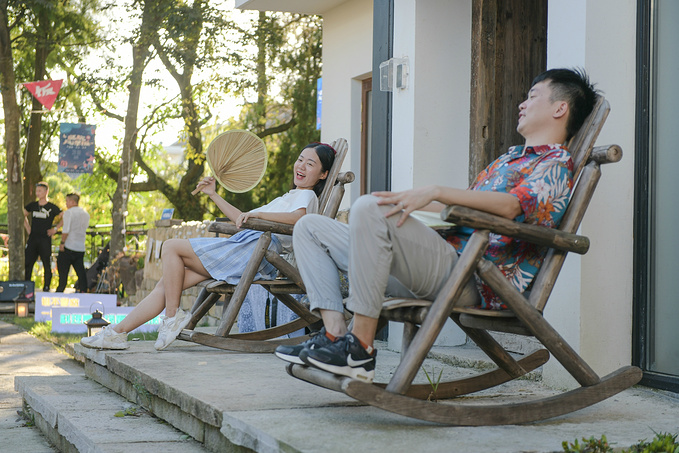 初夏品风凉饭，南北湖商玉客栈，推窗有山水