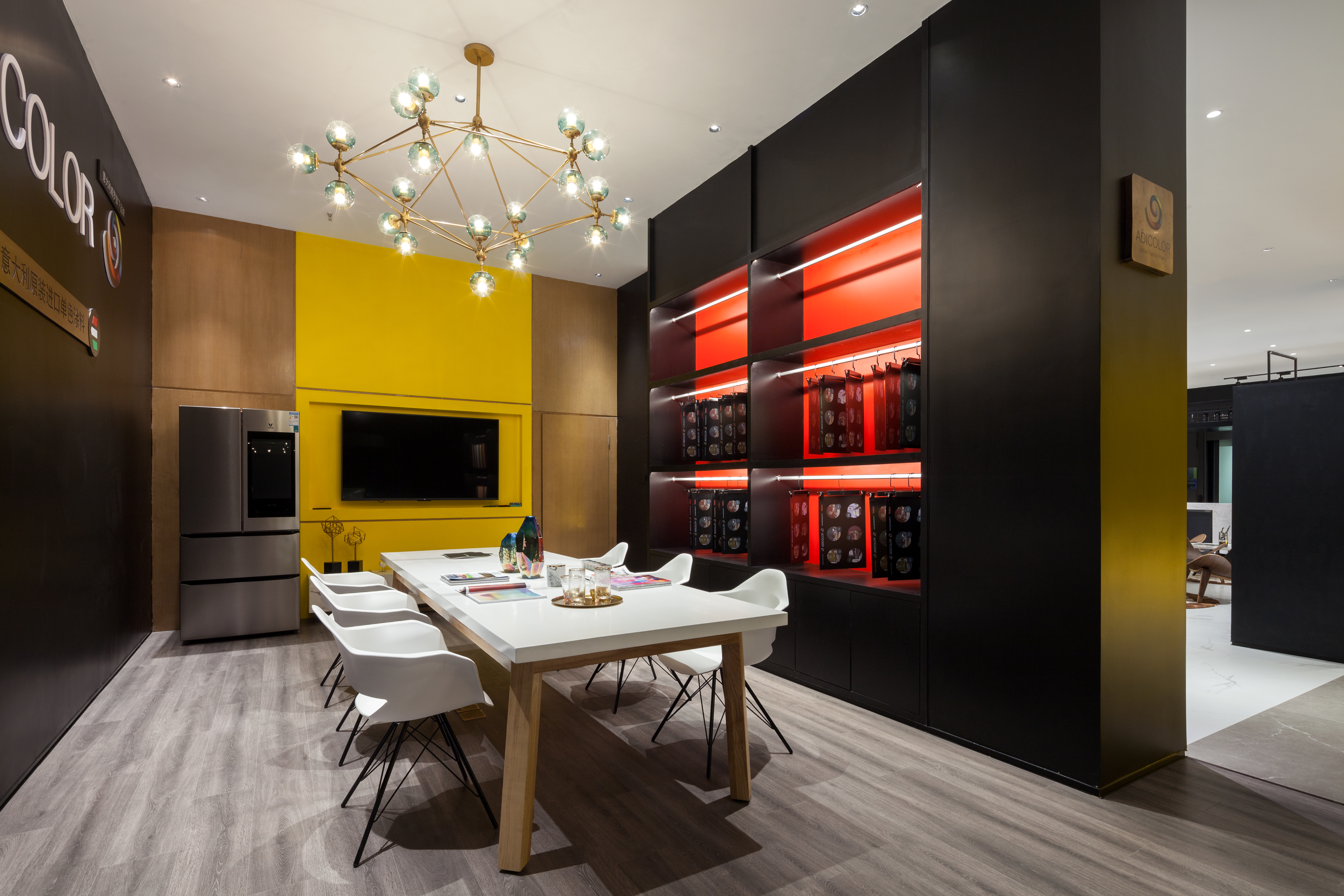 由伟壮设计高端研发中心,涂料店设计大师排名前十