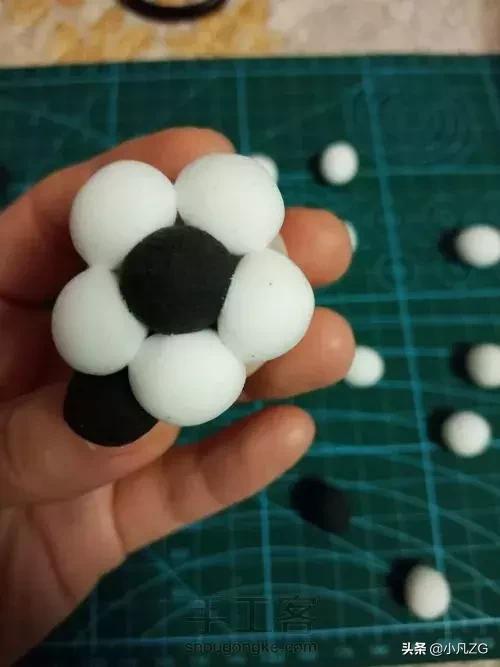 超轻粘土足球小人过程,粘土足球手工作品